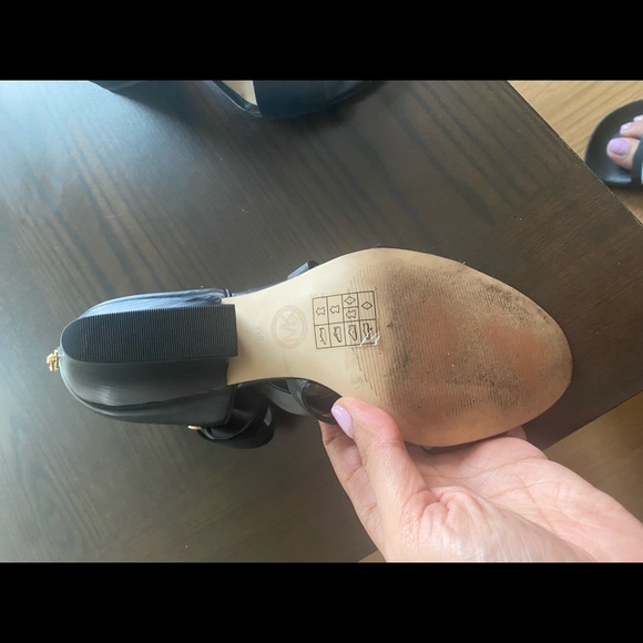 MK sandals! Only wore once and ready for something new. - Picture 3 of 5